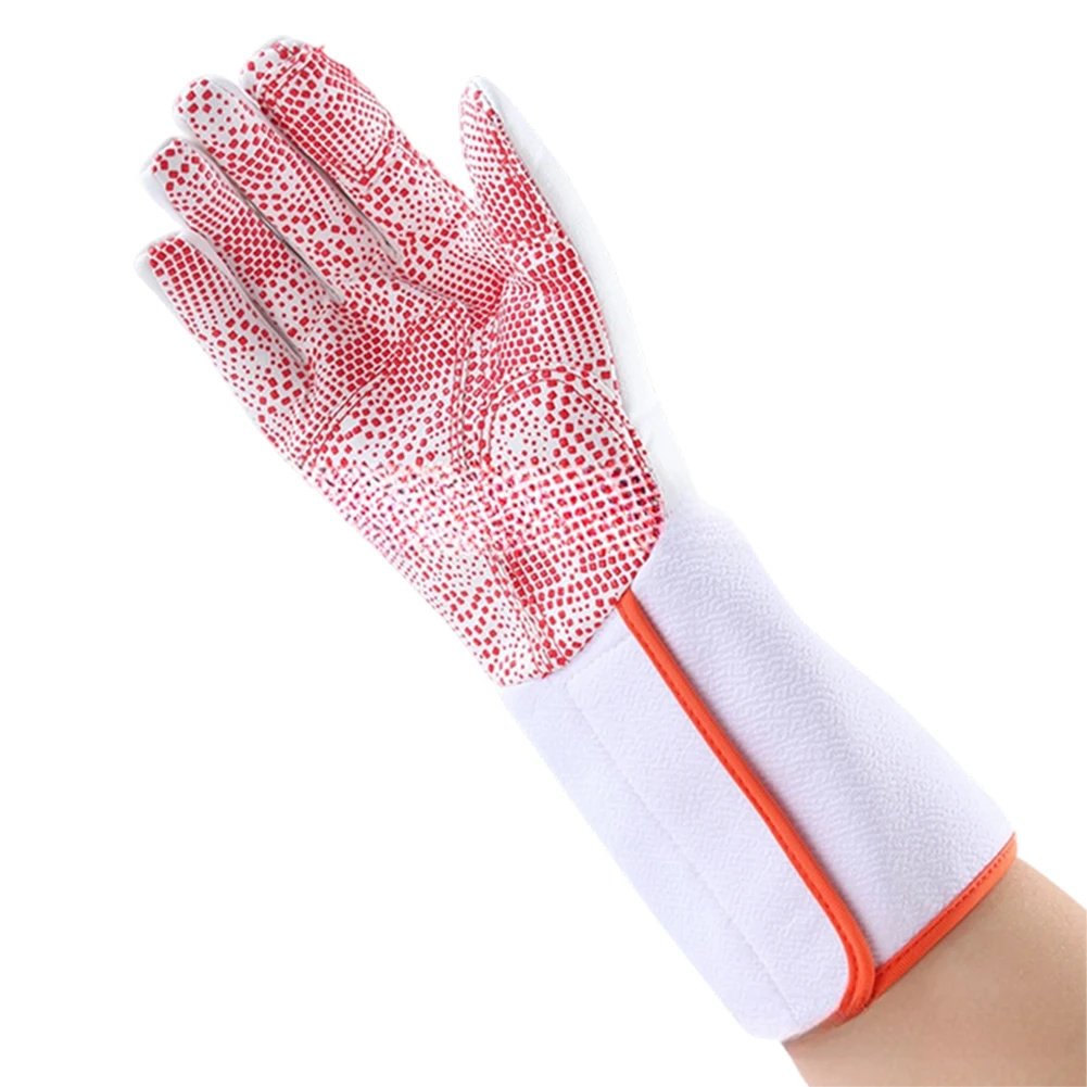 

Машинная стирка. Перчатки для фехтования (фольга, шпаги). Дышащие, с противоскользящим покрытием. Подходят для занятий в клубе и тренировок.