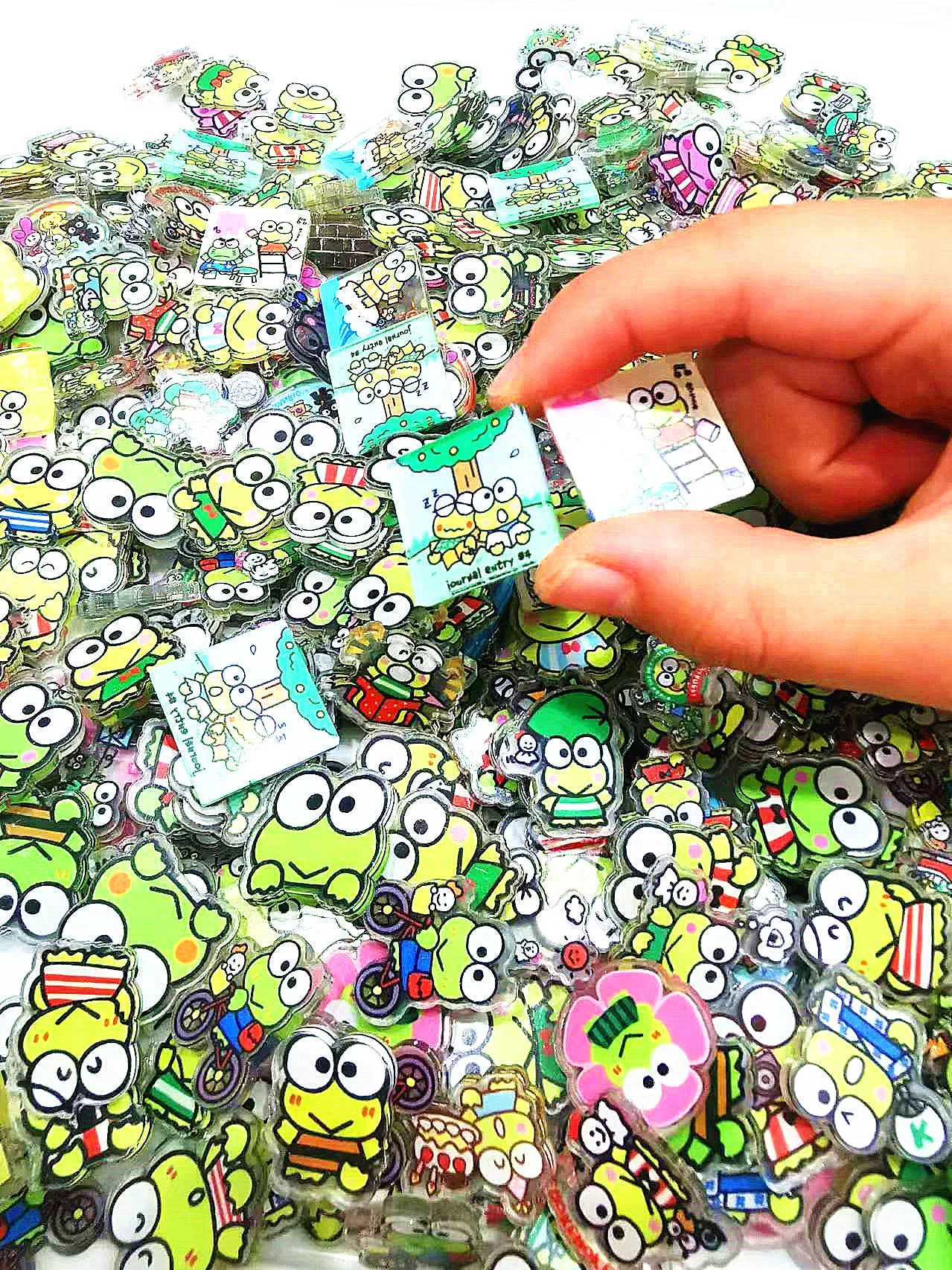 30pcs Random Keroro Big Eyes Frog Acrylic Patch DIY Bag Jewelry Crafts Accessories Keychain Brooch Phone Case Anime 2cm Ornament