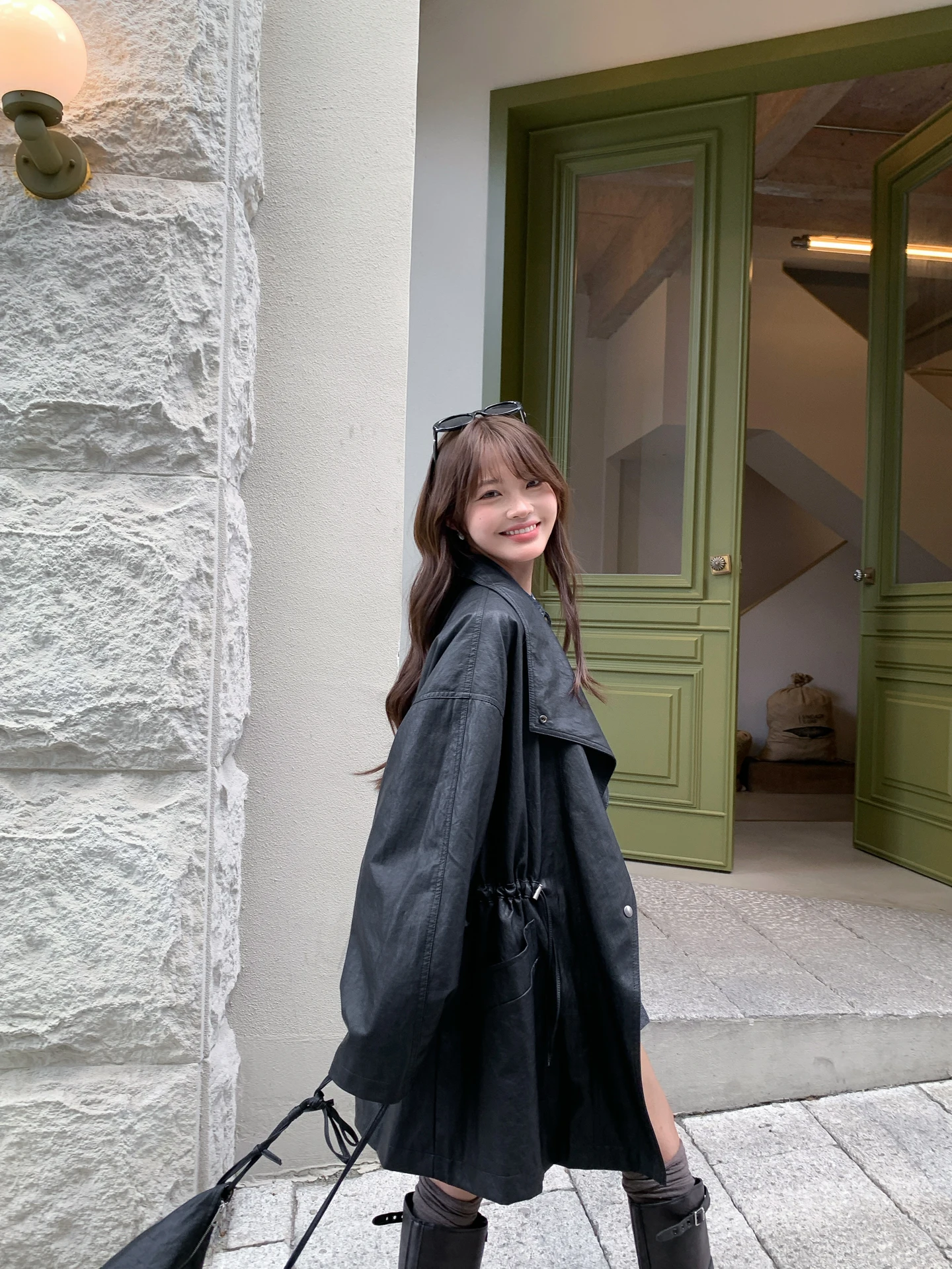 

Кожаный джет для похудения, женский модный повседневный джемпер средней длины, осень 2023, новинка свободного кроя, универсальная верхняя одежда Sli