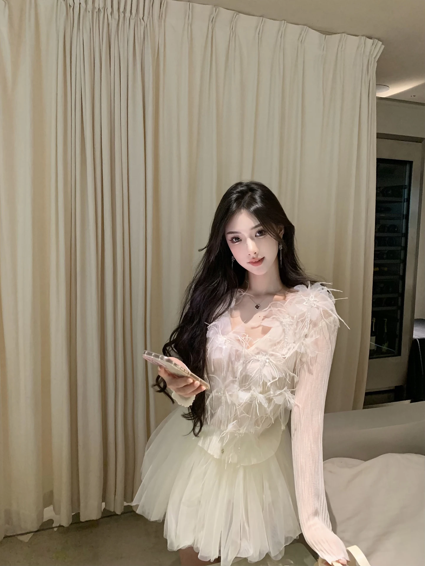 

J Studio Bla White V-ne Knitted Cardigan Floral 3d Embroidery Two-color Ladies Faionable Versatile T-irt Top