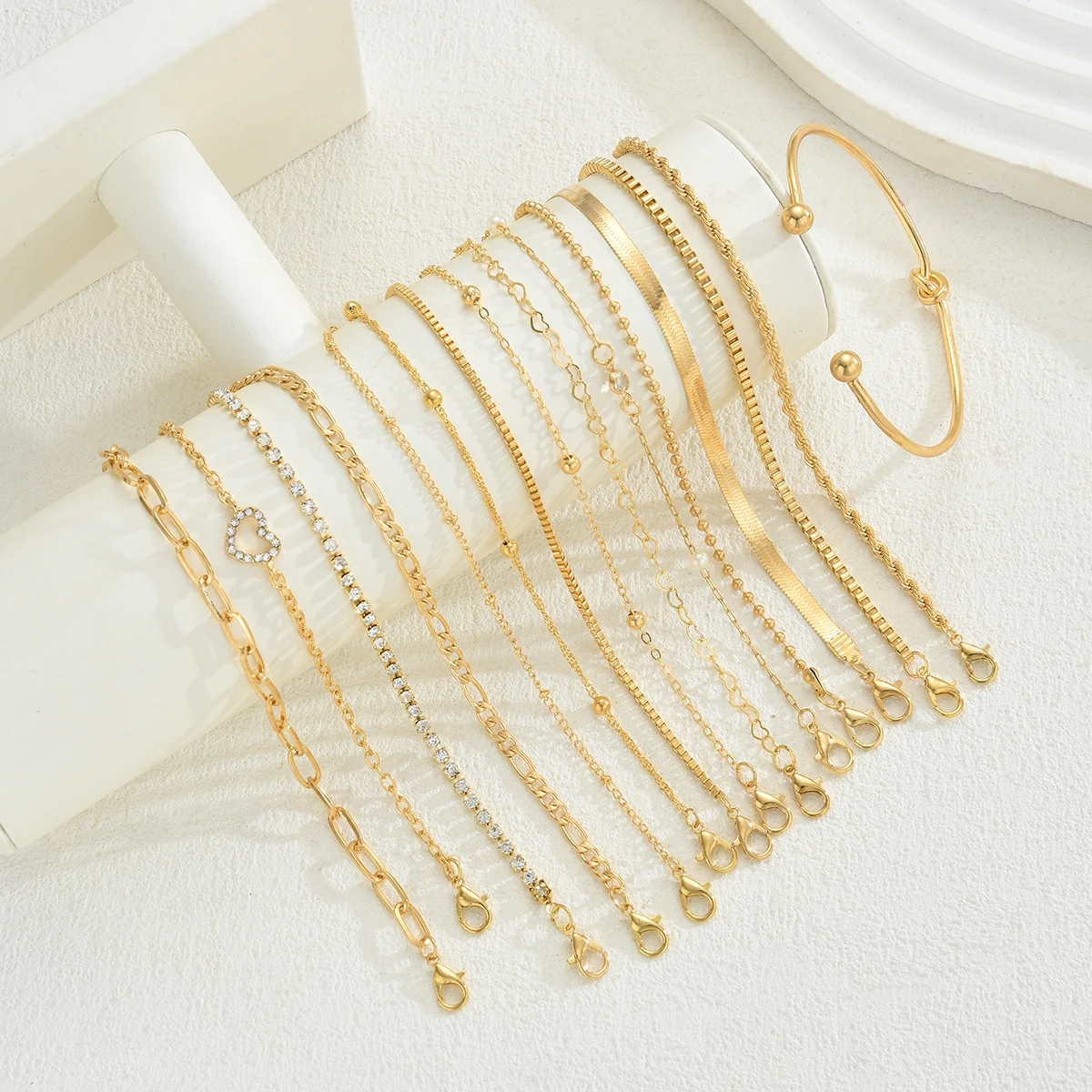 أزياء أنيقة القلب الزركون سحر سوار مجموعات للنساء خمر الحد الأدنى متعدد العناصر تويست سلسلة أساور معدنية مجوهرات