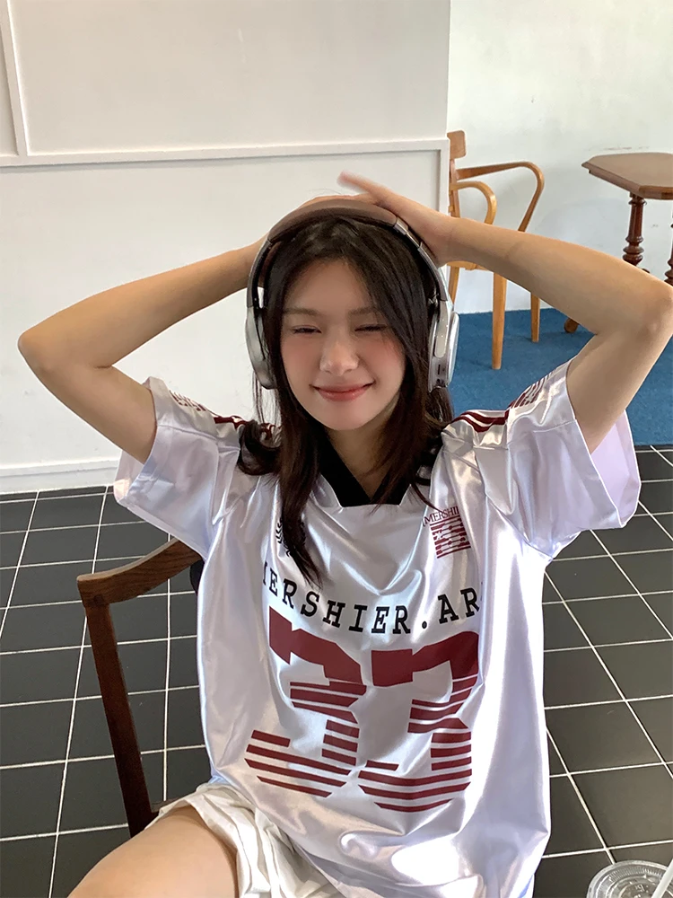 

Ретро-футболка из атласа свободного кроя с V-образным вырезом, молодежная, в уличном стиле, с принтом и пэчворком, американская бейсбольная майка для девочек