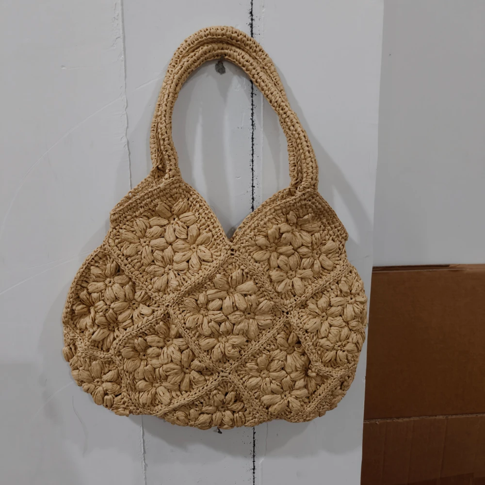Handgefertigte Strandtasche aus gewebtem Papier, hochwertige 3D-Blumen-Grastasche, große Kapazität, tragbare Urlaubstasche für Frauen am Meer. – Detail 8