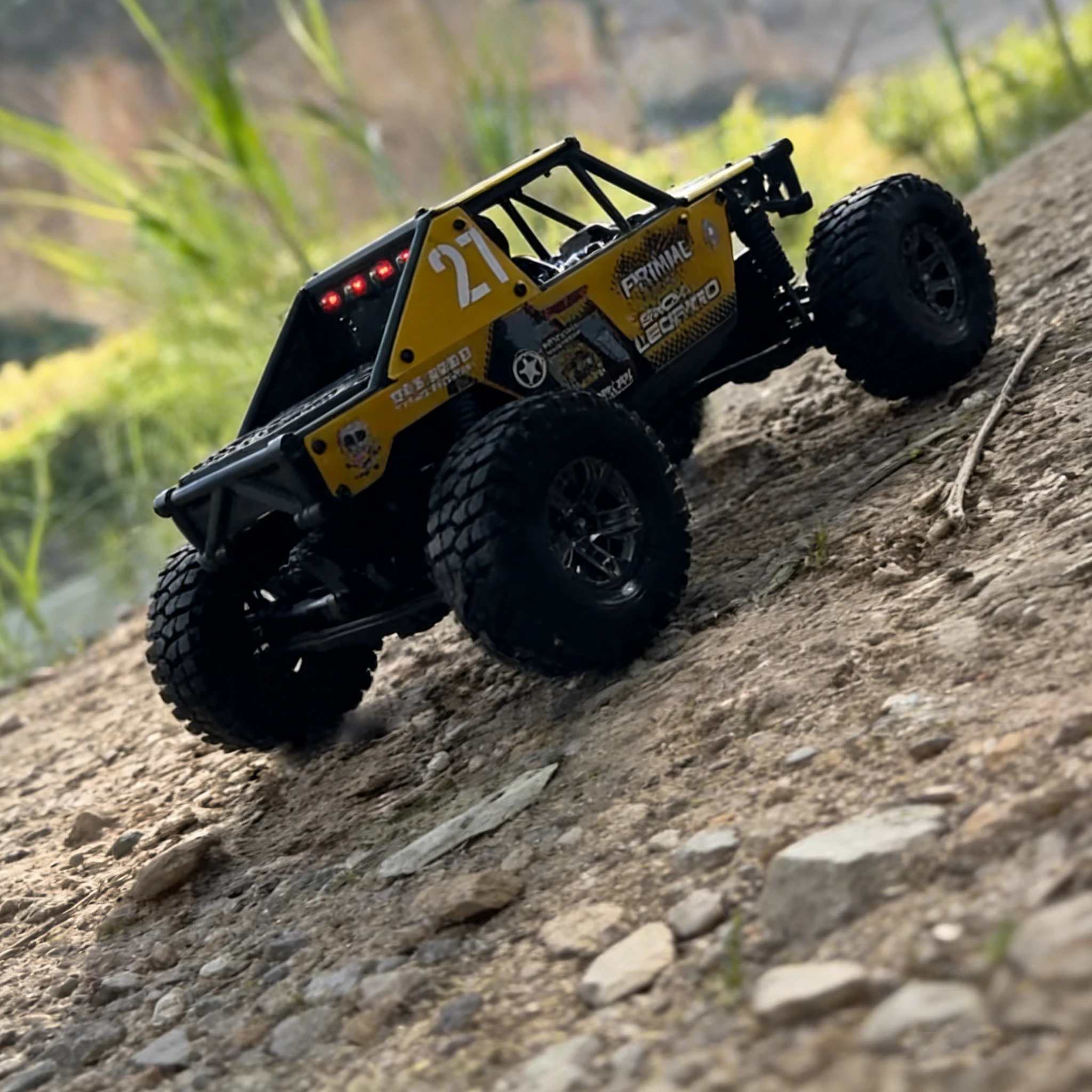 UDIRC UCX2405PRO 1/24 4WD Mini RC Crawler 2.4G Brushless & Brushed Rock Climbing Car RTR Model view 4