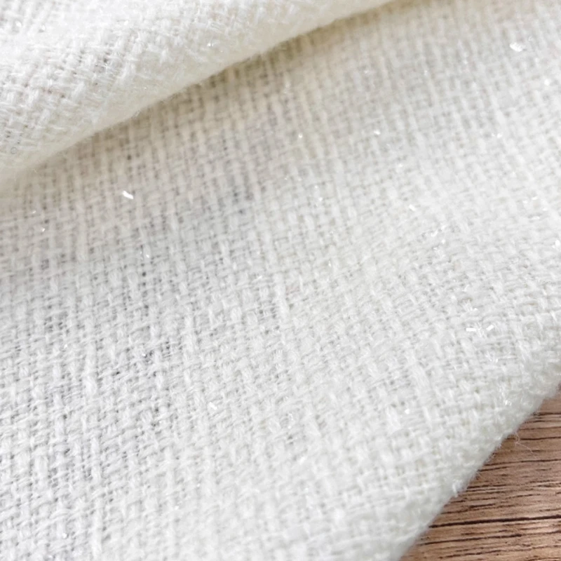 Chanel estilo tweed tecido fino importado branco leitoso brilhante fio macio terno saia