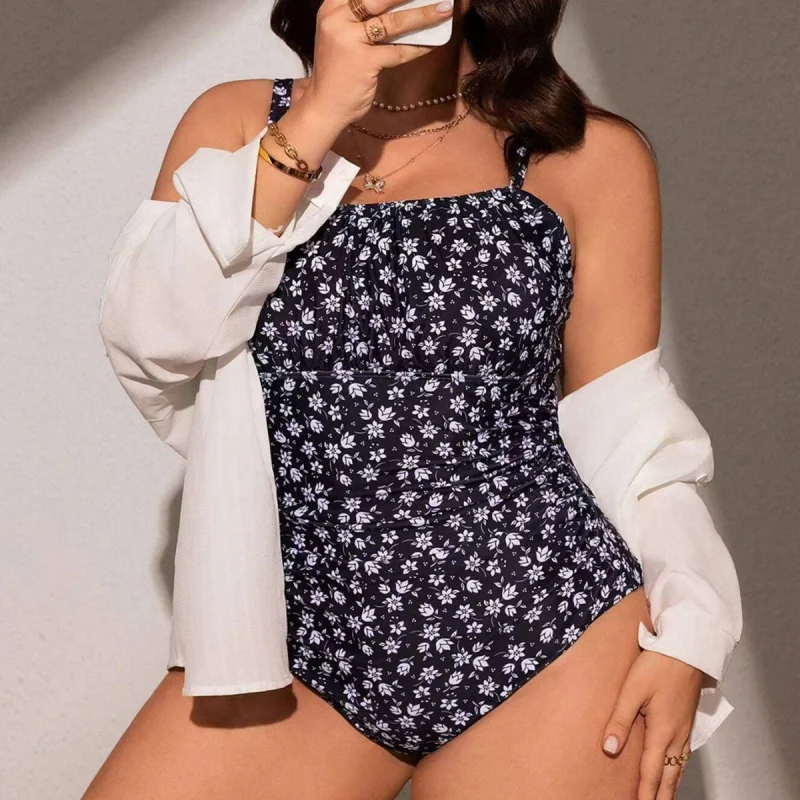 Plus Size One-Piece Digital Print Swimsuit for Women with Adjustable Straps, Waist-Cinching, Tight-Fitting, Wholesale for Plus-S