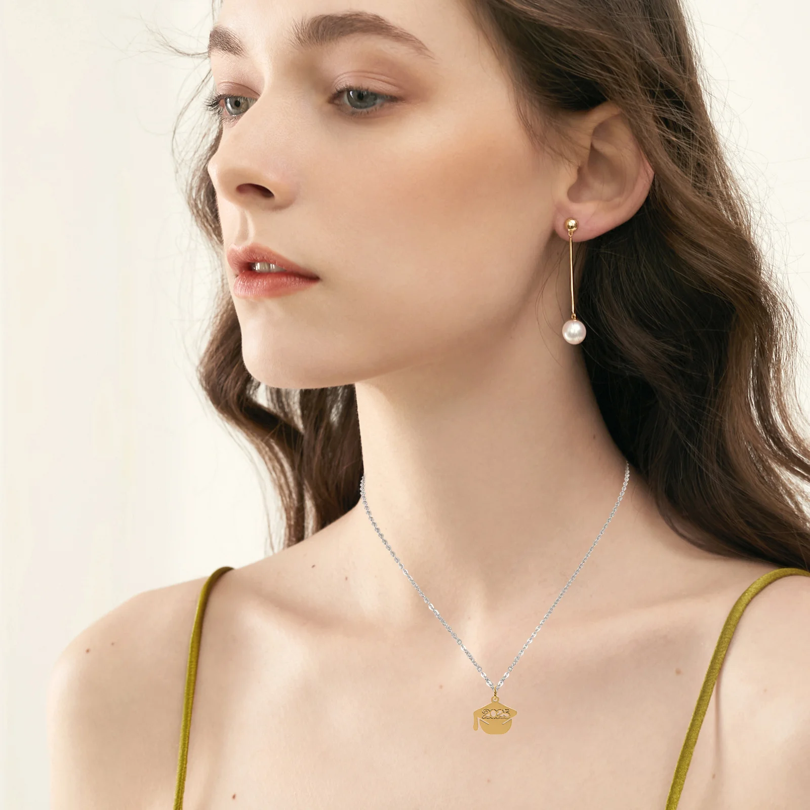 

10 шт. 2025 выпускная шапка подвески из нержавеющей стали подвески для изготовления ювелирных изделий DIY Выпускные аксессуары для рукоделия лет кулон Шарм