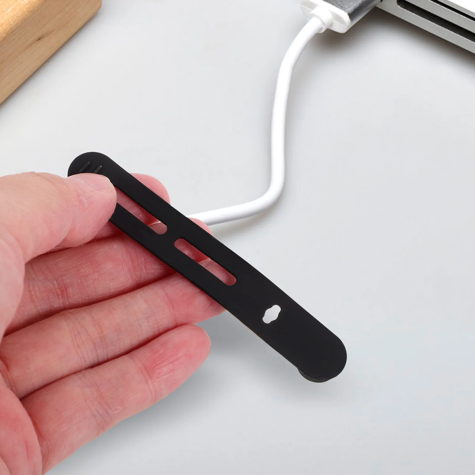 

40pcs Silicone Ties Reusable Organizer for Desk Wire Harness Management Travel Cord Straps Cable Manager Data Cables Fastening