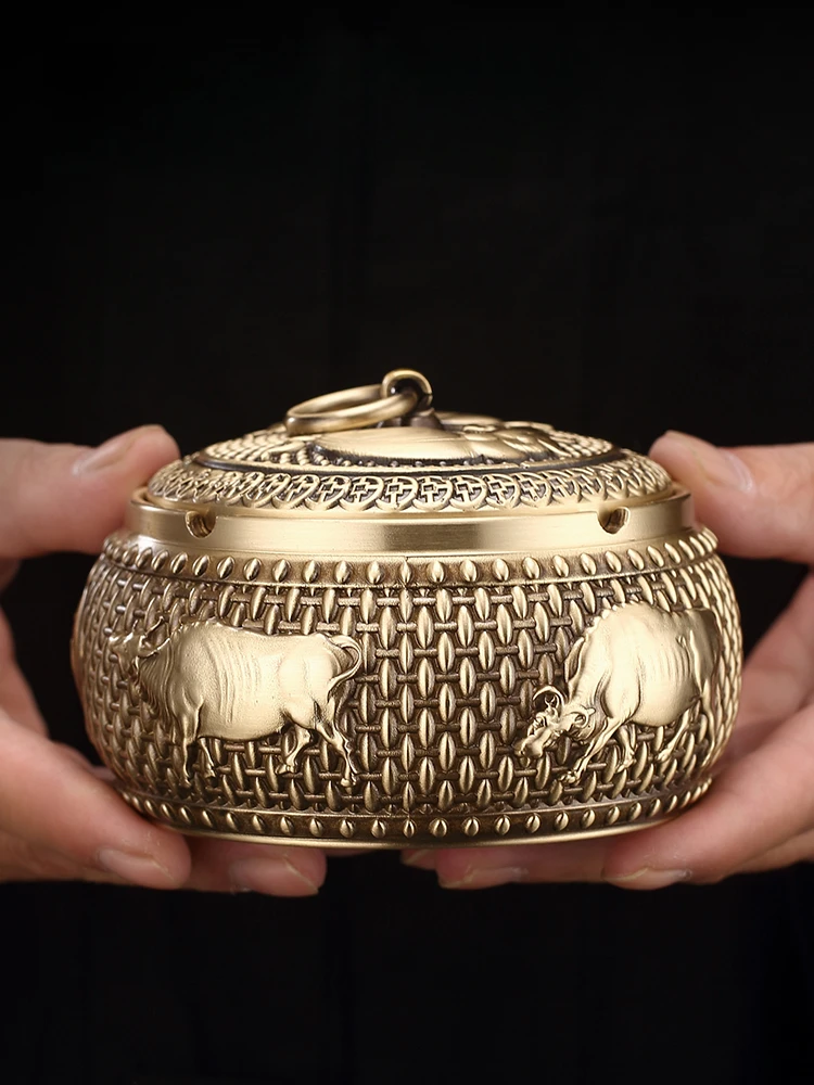 ที่เขี่ยบุหรี่ทองเหลืองบริสุทธิ์พร้อมฝาปิดอุปกรณ์ประดับตกแต่งที่เขี่ยบุหรี่ทองแดงคุณภาพสูงสำหรับห้องนั่งเล่นรถยนต์โต๊ะน้ำชา