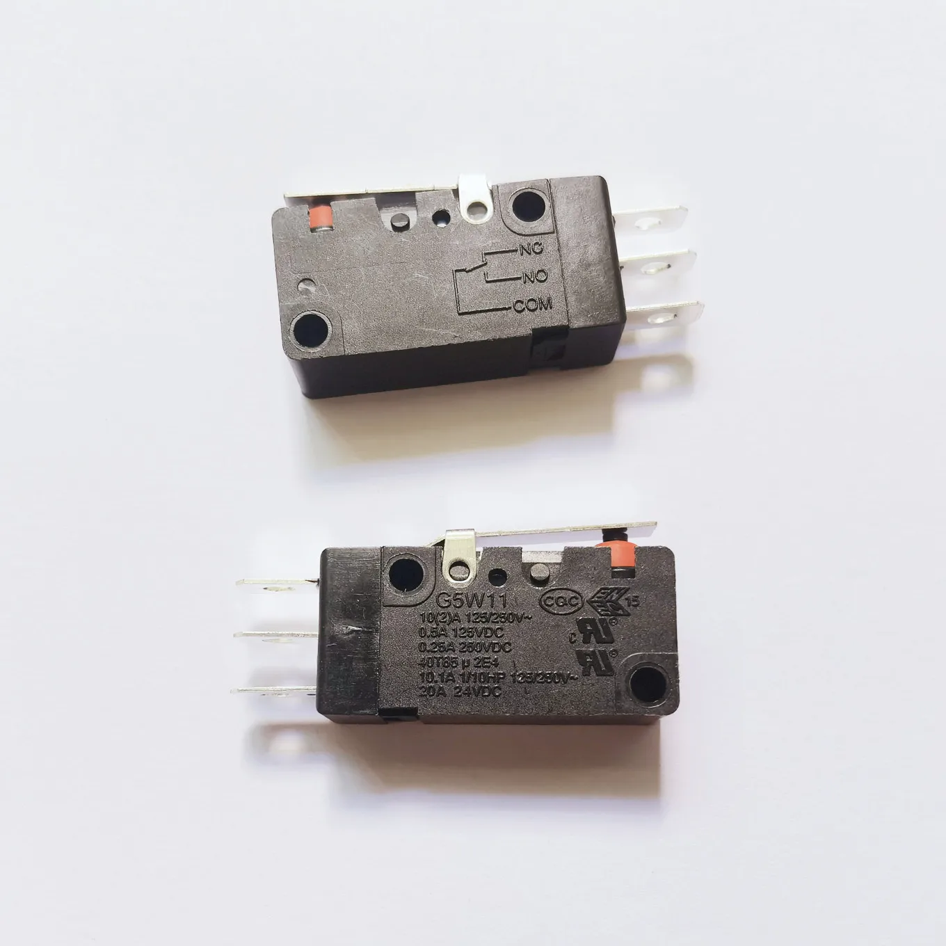 Original New 100% Waterproof G5W11-1 Travel Limit Dust-Proof Micro Switch 3Pin 1 Open 1 Close D2VW Silver Point 10A