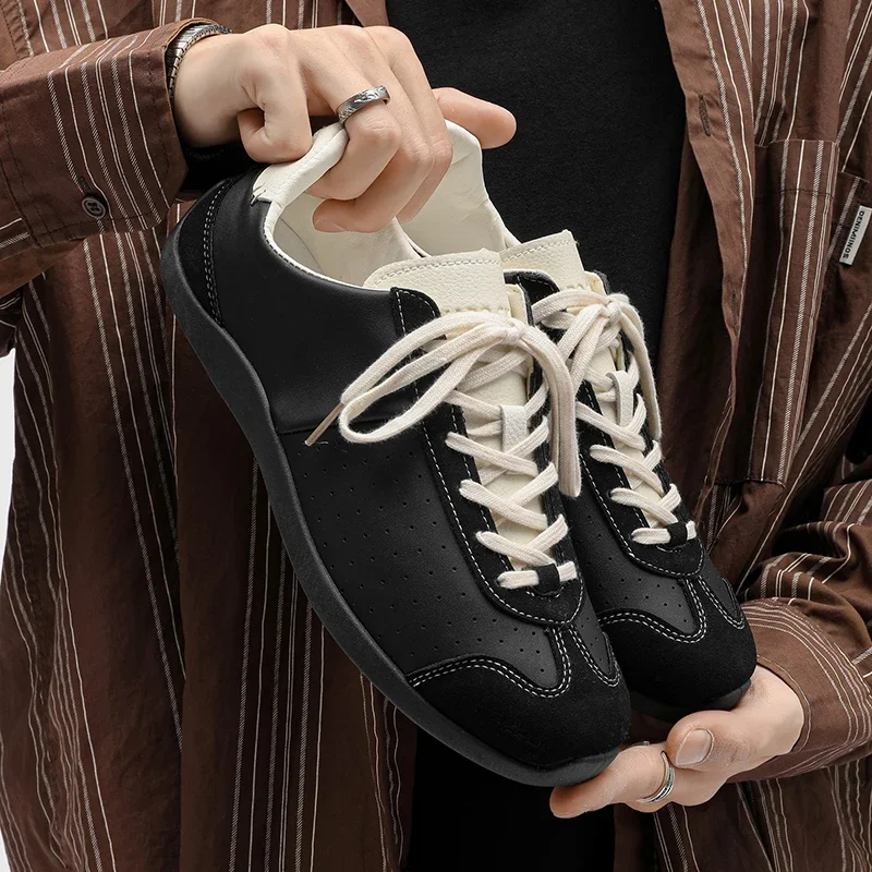 

2025 New Fashion Casual Women Men Flats Shoes Leather Lace-up Comfort Round Toe Spring Summer Casual Shoes Men Size 36-46