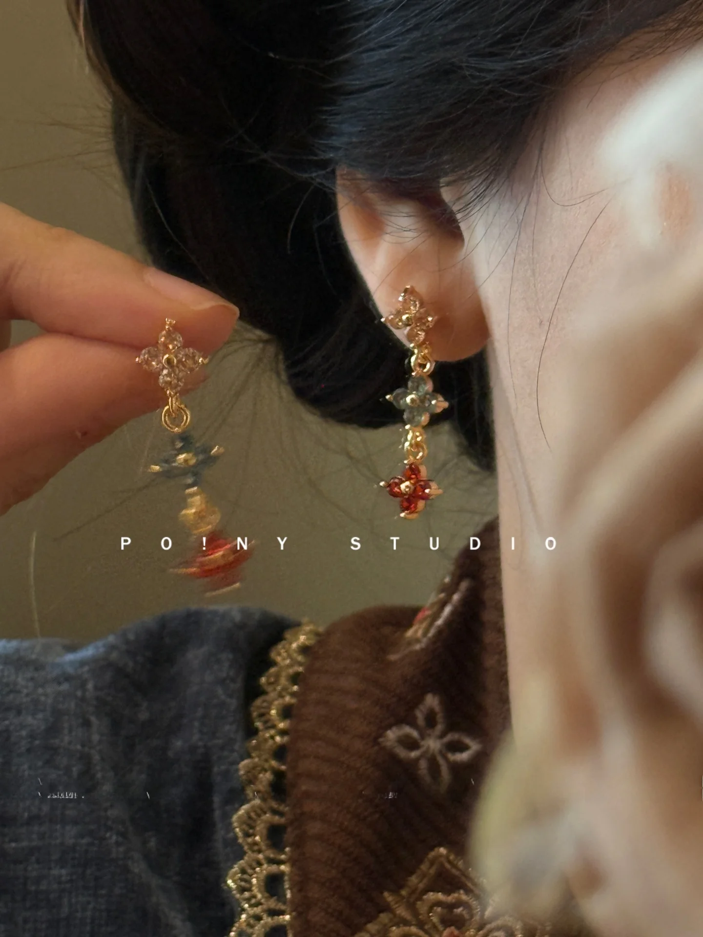 Retro  Crystal Flower Long Earrings Women's Luxury Feel Diamond Embedded Elegant Ear Jewelry New Style Fashionable