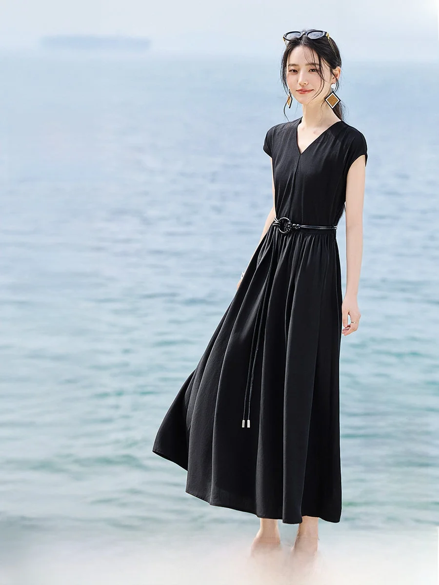 

Женское летнее приталенное платье с V-образным вырезом и завязками на талии, черное, из смесовой ткани (хлопок, вискоза, полиэстер), А-силуэт.