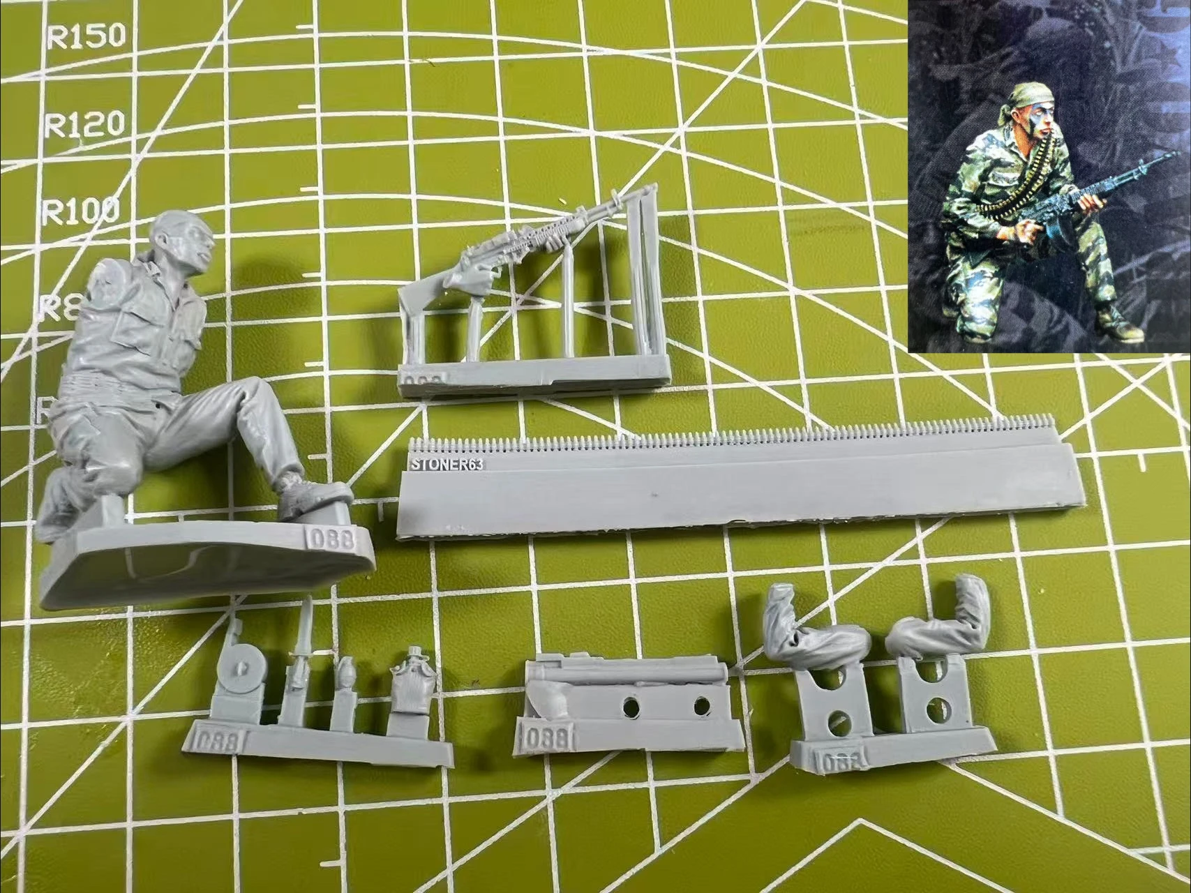 

1/35 cast resin model, US soldier disguised, hidden, 1-person scene model, toy unpainted