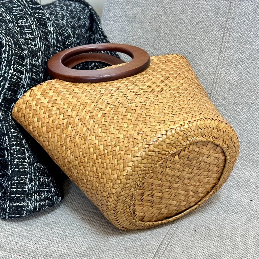 Handmade Wooden Handle Rattan Straw Bag Women Woven Top Handle Bags Summer Vacation Beach Bucket Bags Bohemian Travel Bali Bags