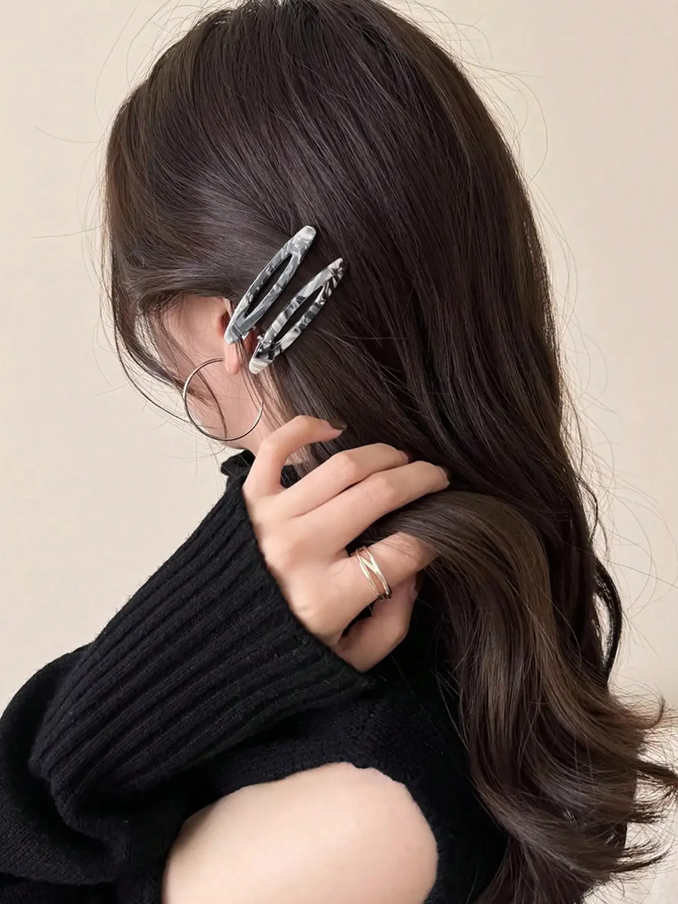 

Набор из 2 заколок для волос из ацетата: полые овальные геометрические заколки-зажимы для женщин, аксессуары для волос