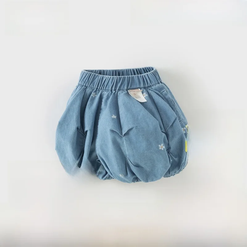 pantaloncini-bloomer-in-denim-di-cotone-dave-bella-per-bambina-collezione-estate-2026-pantaloni-a-lanterna-con-stampa-floreale-e-vita-morbida-pantaloni-per-bambini
