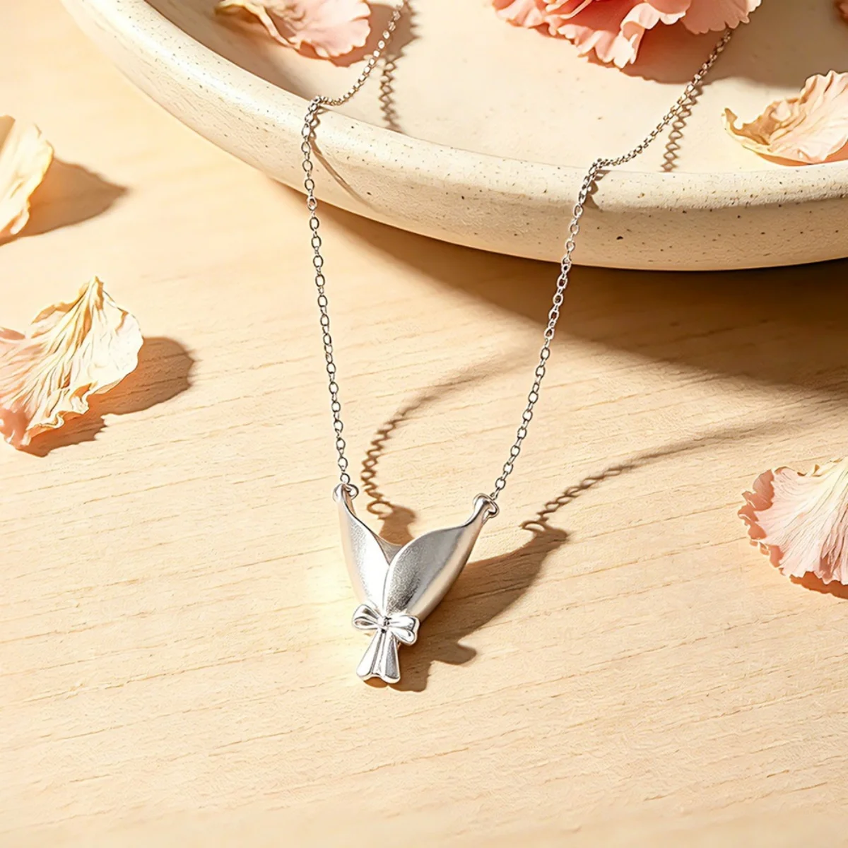 Kreatives Schleifenknoten-Blumenstrauß-Halter-Set in Form eines Anhängers, Halskette und Ohrringe für Damen und Herren, süßes, elegantes DIY-Blumenclip-Schmuckset. – Detail 16