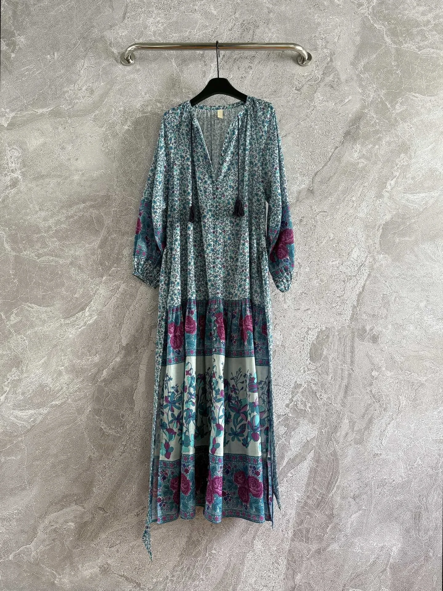 

2025 New Women Retro Printed Maxi Dress Lace-up Waist V-Neck Long Sleeve Holiday Female 100% Cotton Robe