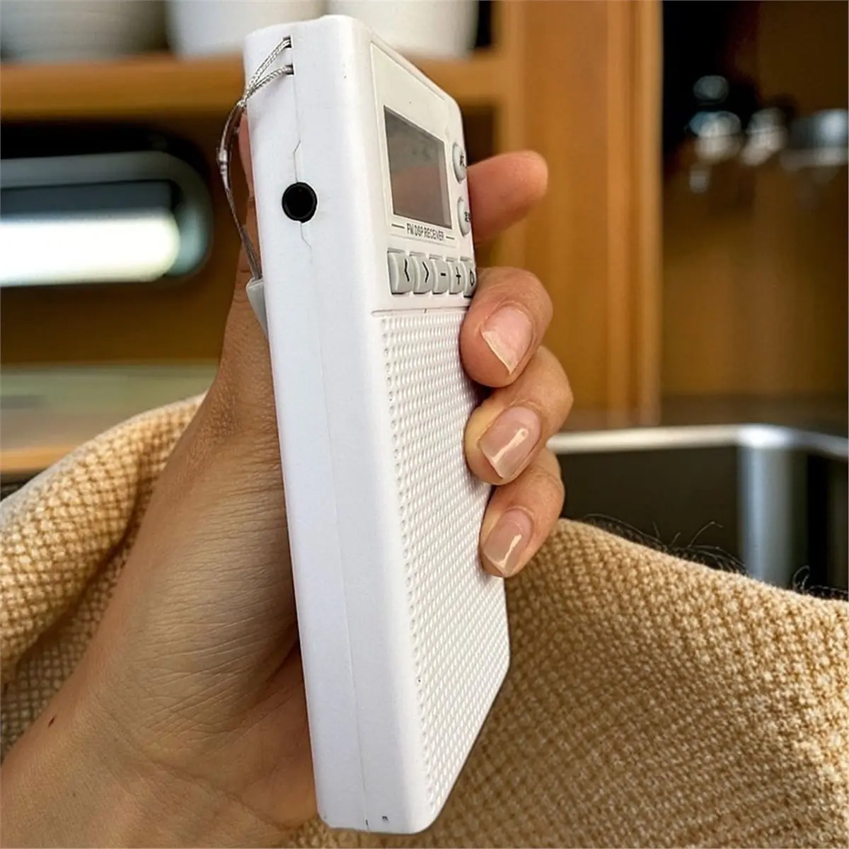 

A23G Mini Pocket FM Radio Battery Powered Radios Receiver Built-in Speaker Hign Sensitivity with 3.5mm Headset Jack 64-108mhz