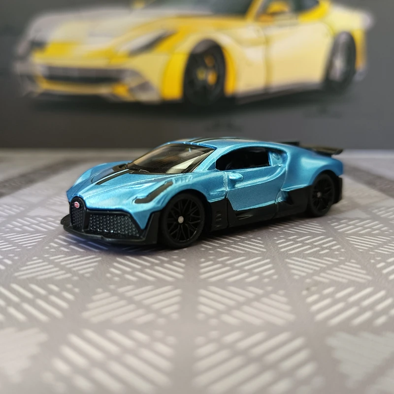 1:64 محاكاة Bugatti DIVO سبيكة السوبر نموذج سباق زخرفة ثابتة صغيرة الحجم الديكور مجموعة الهدايا