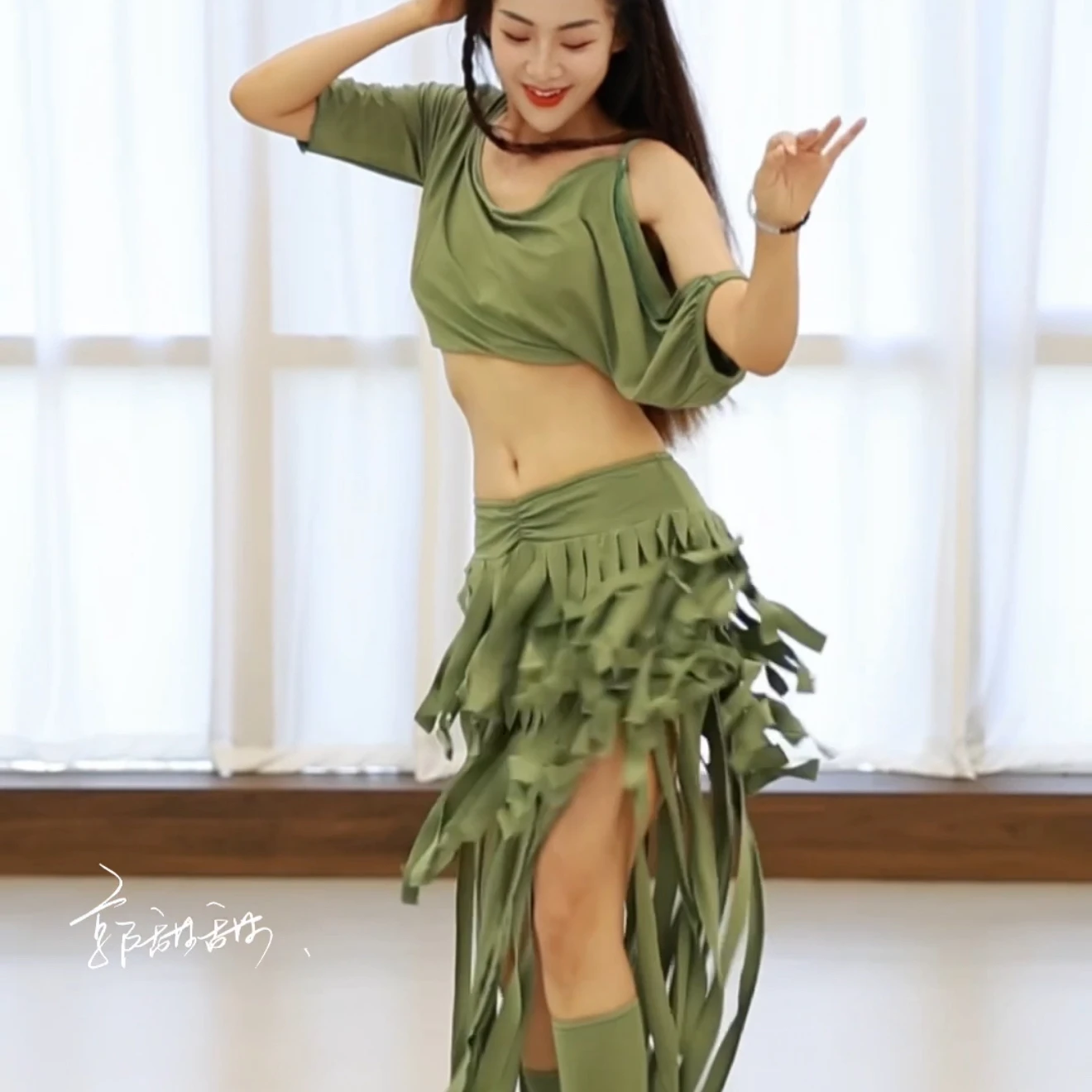 buikdanskostuum losse en comfortabele top + lange rok met kwastjes voor professioneel danspak voor dames