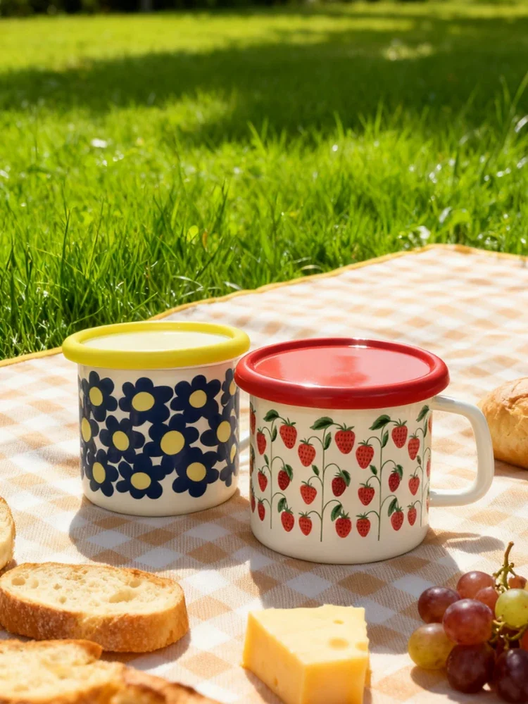 Cute Flower Strawberry Pattern Ceramic Milk Cup with Lid Portable Picnic Cup Large Capacity Handle Cup Japanese Style Enamelware