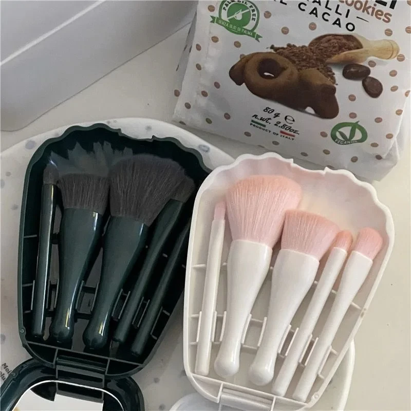 Shake sound beauty makeup blogger recommends shell mirror Makeup brush mini small cute seaside girl students brush new