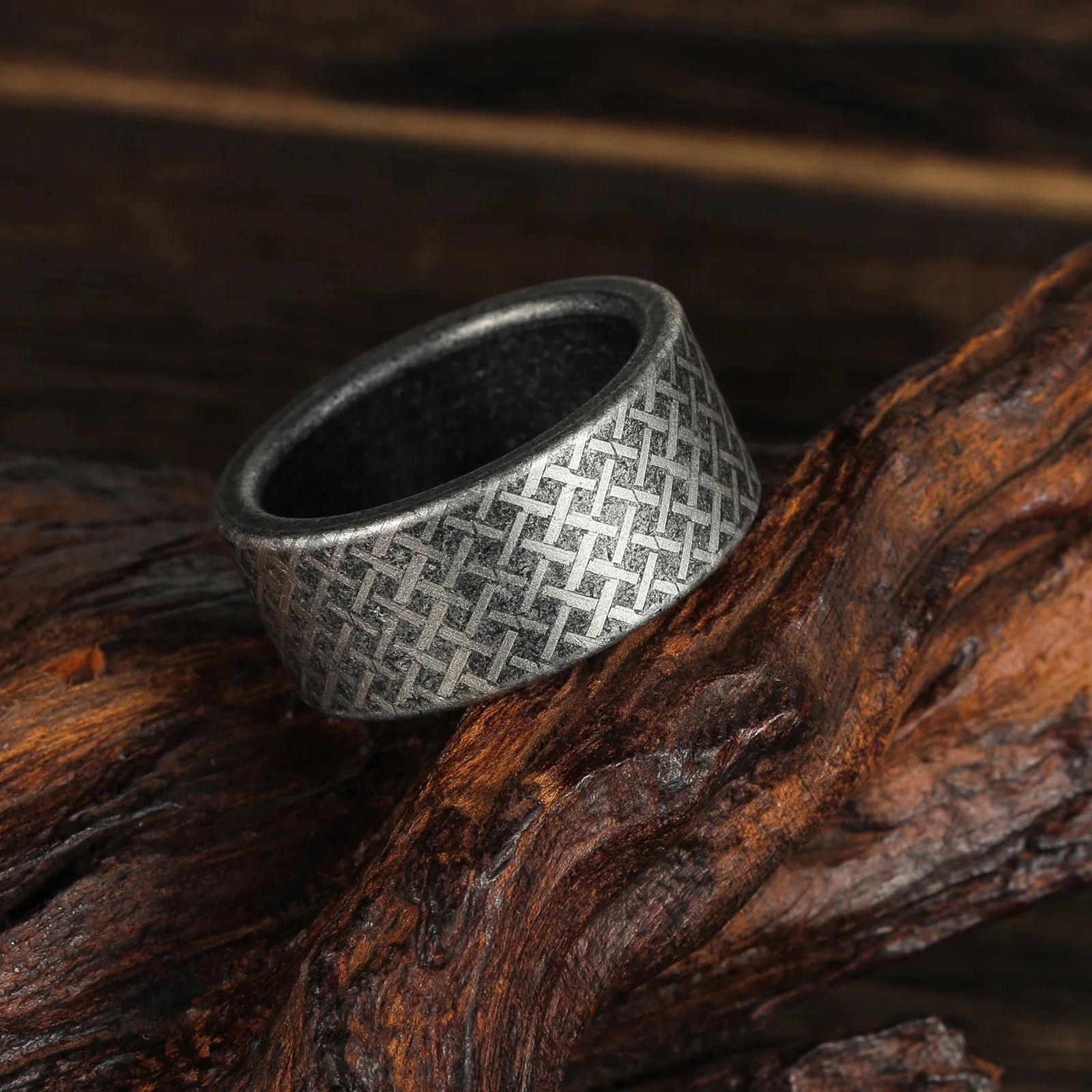 Punk Hip Hop Stainless Steel Men Ring Old Antique Silver Titanium Steel Ring Grid Line Simple Personalized Jewelry Wholesale