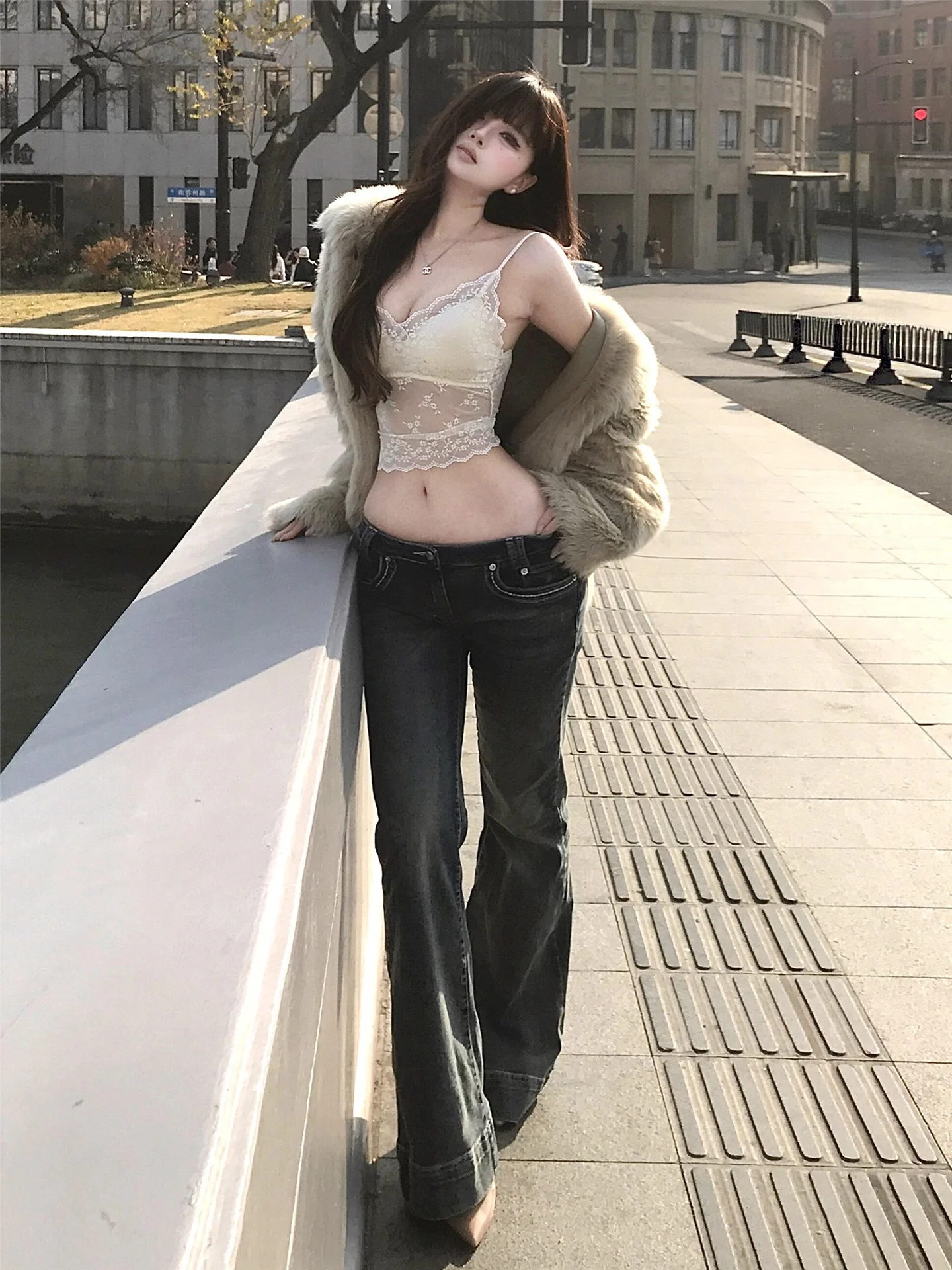 

Slim Fit Bell Bottom Denim Jeans Women's Spring Long Floor Length Casual Cotton Low Waist Retro Style plus Size Jeans