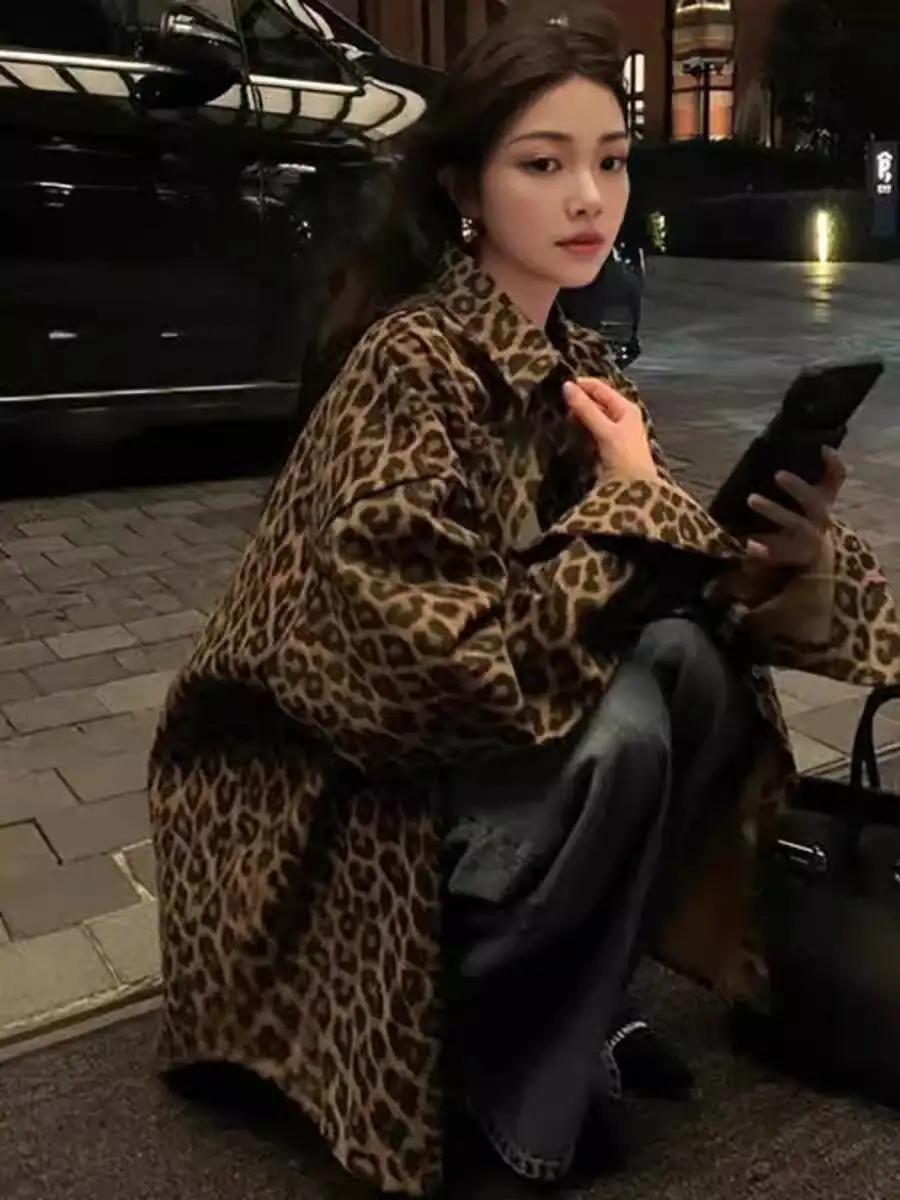 

2026 Spring American Vintage Leopard Print Coat For Women Casual Loose Long Sleeve Denim Cotton Shirt Korean Style Jacket Top