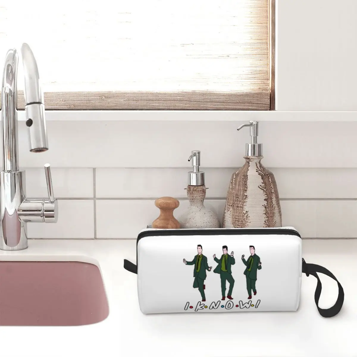 Matthew Perry I Know Friends Three Poses Makeup Bag Pouch Cosmetic Bag Travel Toiletry Bag Organizer Storage Bag for Women