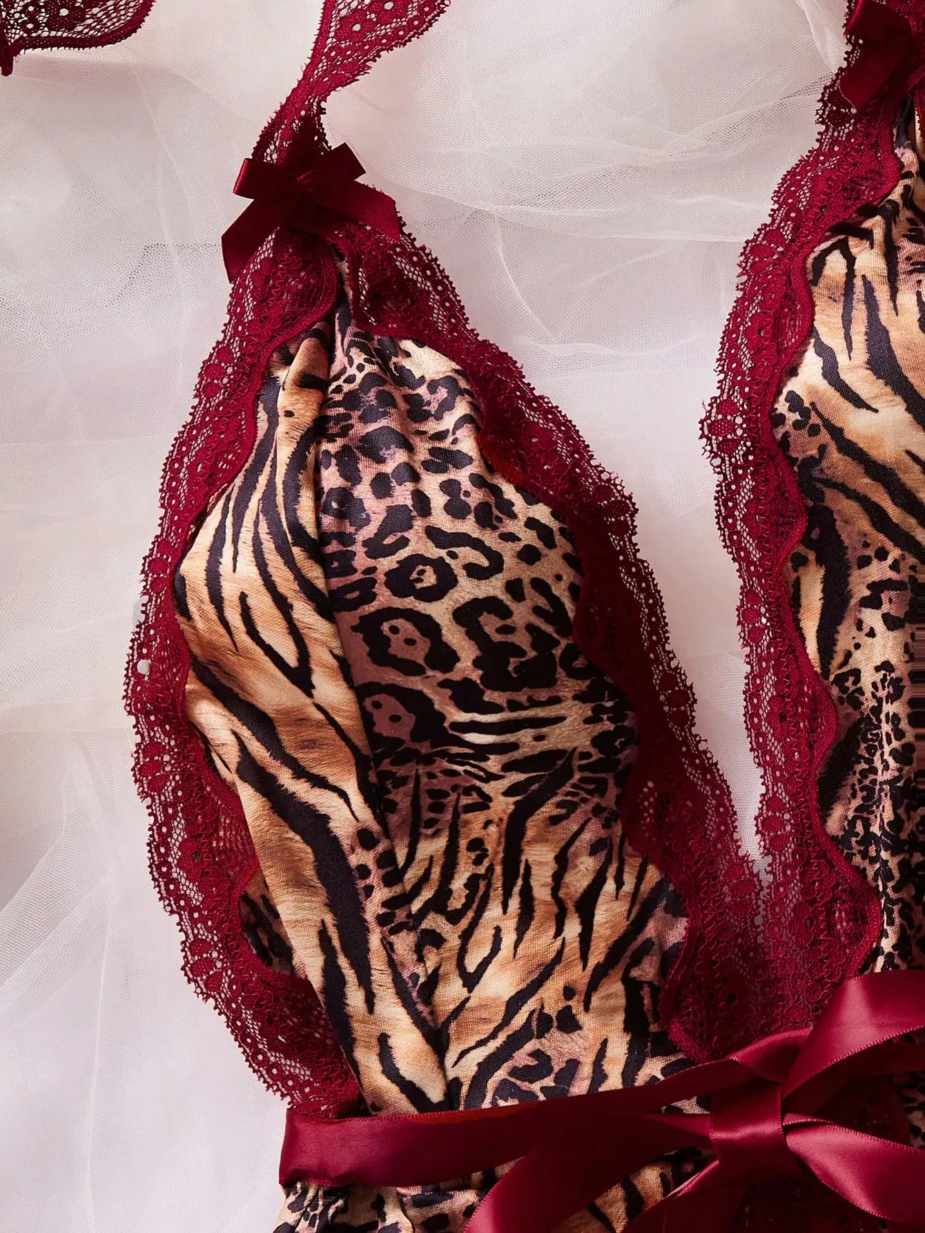 2pcs Lace Trim Animal Print Halter Nightgown Set With Panty