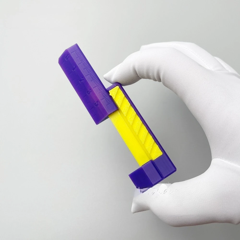 

OUYEDC Temperature-Sensitive Color-Changing Ruler, Mechanically Driven Finger-Pushing Card Game Desktop Decompression Toy Gift