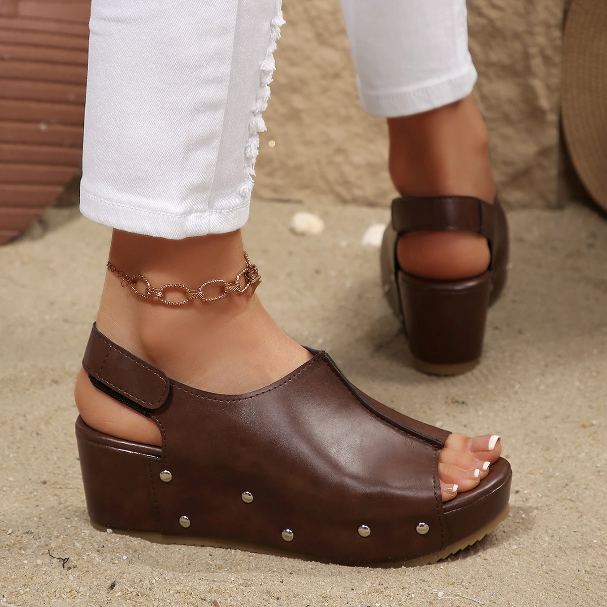 Women's Sponge Cake Platform Comfortable Open Toe Plus Size Sandals 2026Summer New Rivet Roman Style Fishmouth Platforms Sandals
