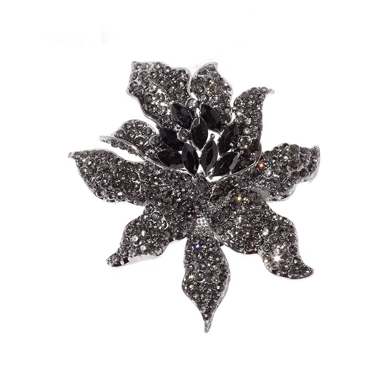 Luxury Inlaid Rhinestones Rose Brooches Vintage Temperament Ladies Black Flower Lapel Pin Fashion Evening Dress Sweater Corsage