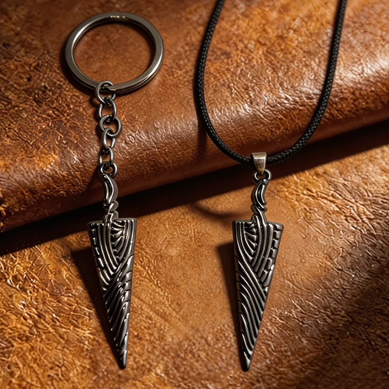 Cool Men Gothic Spear Pendant Necklace Punk Black Textured Arrowhead Keychain Vintage Metal Charm Cosplay Jewelry Gift for Fans
