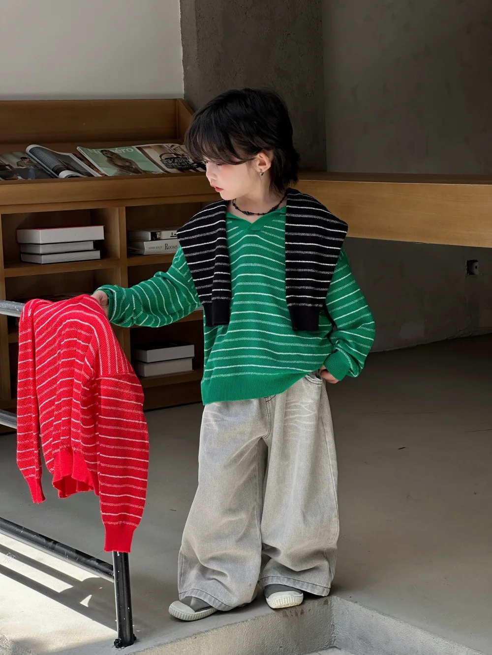 

2025 Autumn New Children's Korean Version Striped Casual Knitted Sweater Boys Fashionable Sweater Handsome Top