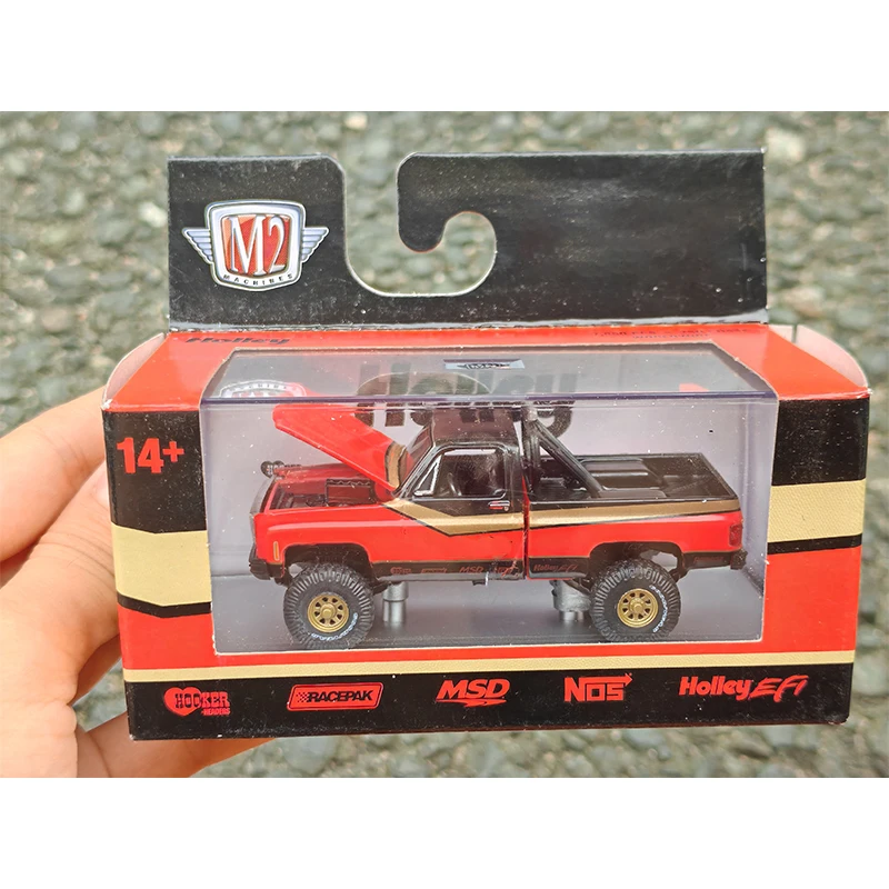 M2 1:64 SUPERBEE Shark's Mouth Little Red Truck Mercury Cougar XR7 Alloy Die Casting Simulation Model Collect Ornaments