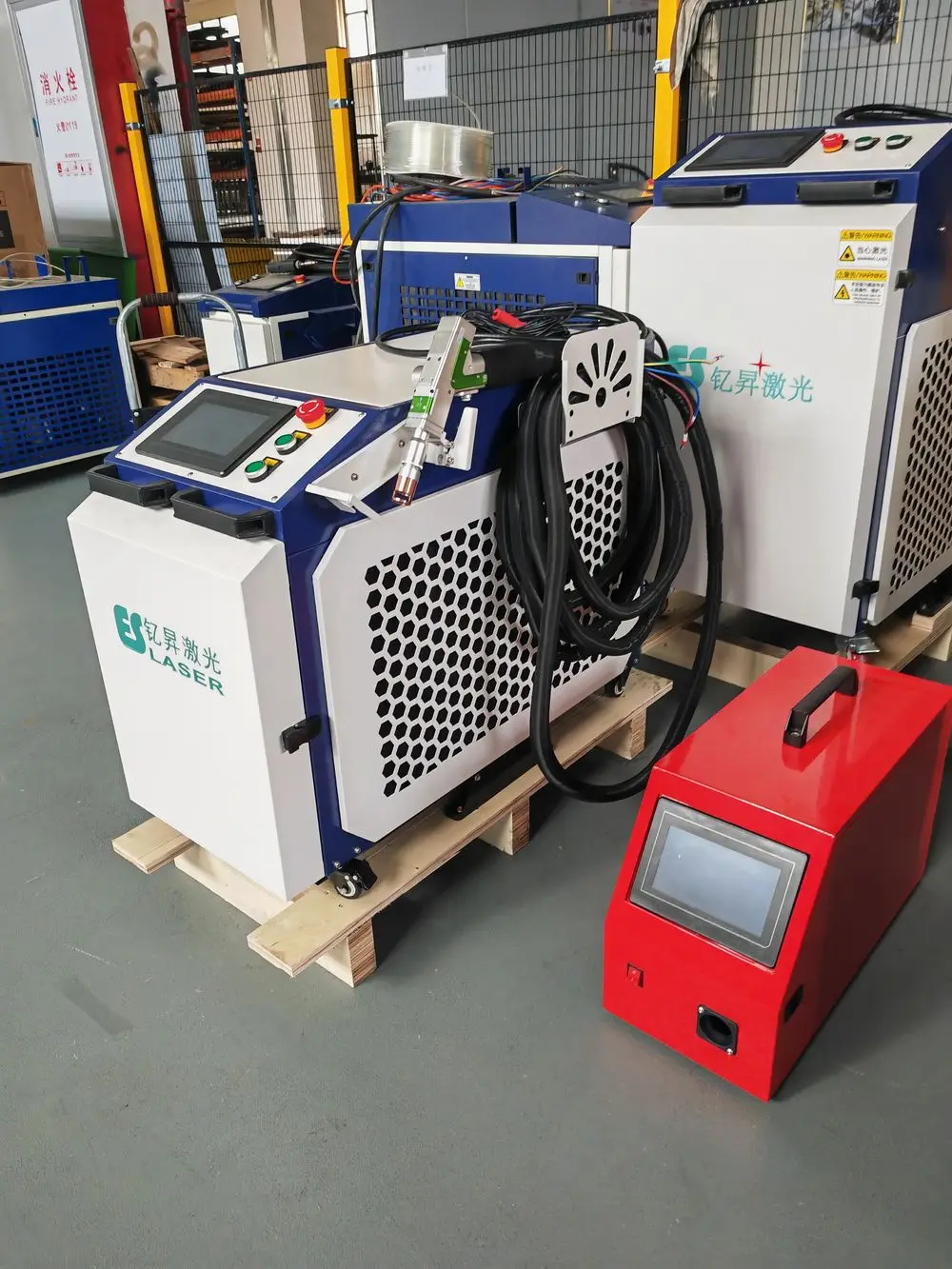 

ES Laser Handheld Portable Fiber Laser Automatic Digital New Water-Cooled 1500W-6000W High-Power Eco-Friendly Energy Saving