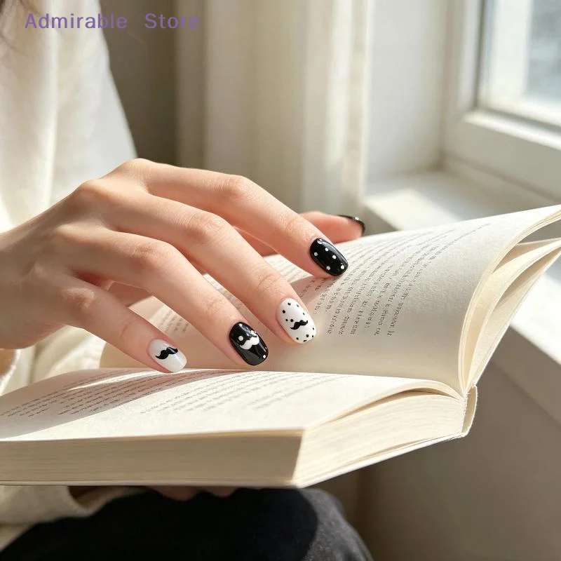 wBlack White Contrast Short Square Nail Tips 10/30Pcs Wearable No Harm for Home DIY Manicure Salon Application