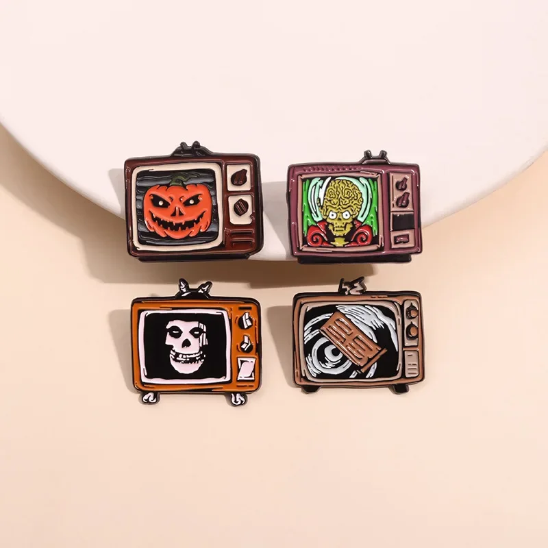 Horror movies, horror masked people Custom Badge Soft Hard Enamel Metal Lapel Pin Plating Brooch Gift Jewelry Accessories