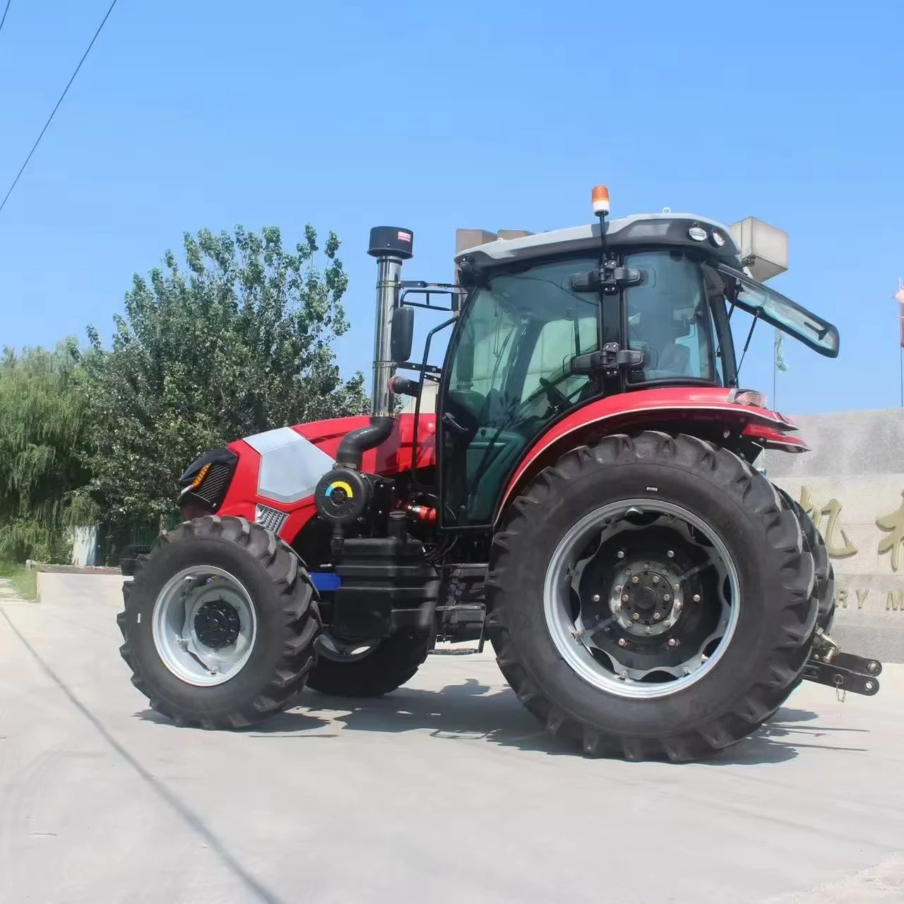 4WD Wheel Tractor Cheap Used Farm Tractor with Equipment Hot Sale in Germany Engine and Motor Core Components