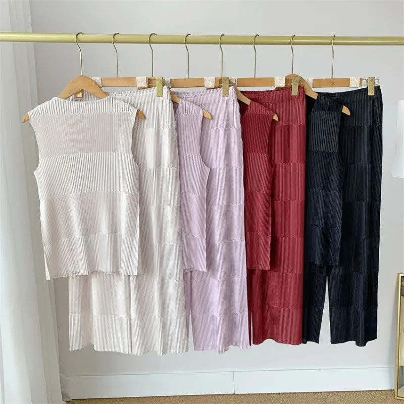 Miyake Pleated Two-Piece Set 2026 Coarse Toothpick Pleats Solid Color Simple Sleeveless Top Flared Wide-Leg Pants Set for Women