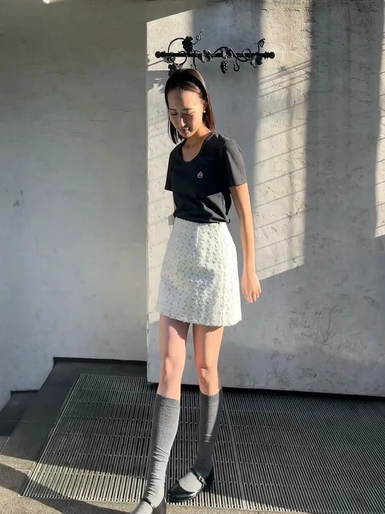 Letnia Nowa Moda Biała Kwiatowa Spódniczka Mini w Kształcie Litery A dla Kobiet Słodkie i Urocze Dziewczyny Uniwersalna Spódniczka Krótka z Wysokim Stanem Wyszczuplająca