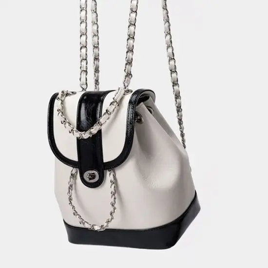 Korean Version Niche Chain Backpack for Women 2025 New Girls' Travel Shoulder Bag Fashionable Commuting