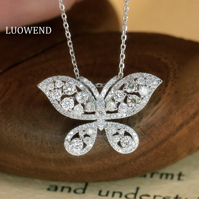 

LUOWEND 100% 18K White Gold Necklace Women Elegant Butterfly Shape 0.88carat Real Natural Diamond Pendant Necklace Fine Jewelry