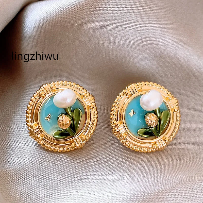 

lingzhiwu Oil-Paint Baroque Natural Pearls Stud Earrings Female Summer Vintage Earrings New Arrival