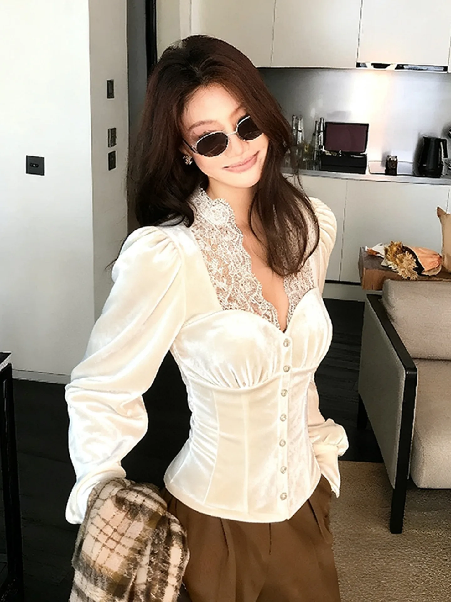 

Ele Lace Patchwork Velvet Base irt Women's Faion French Sle Long Sve V-Ne Button-Up Casual Wear Velvet irt