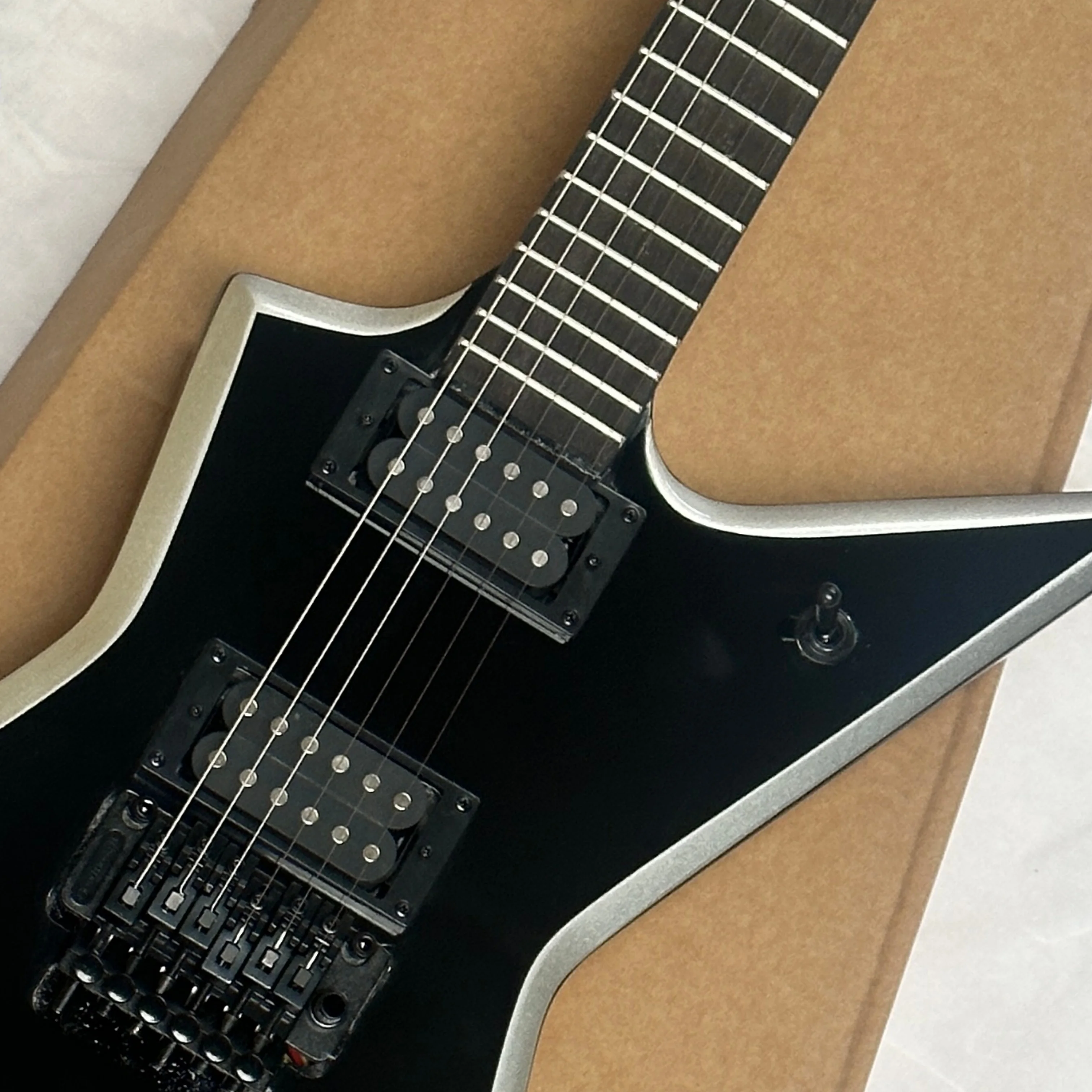 Nuova chitarra elettrica nera  - Electric Guitar Beginner recensione e prezzo